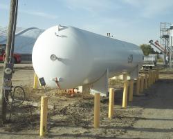 18,000 gallon NH3 tank (2)